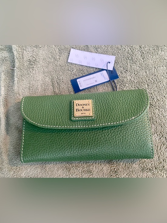 Dooney & Bourke Handbags - New Dooney & Bourke Grass Green Lucca Continental Walleth